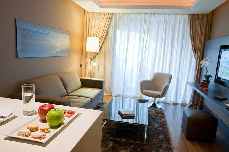 Gray Boutique Hotel Касабланка Экстерьер фото A typical studio apartment